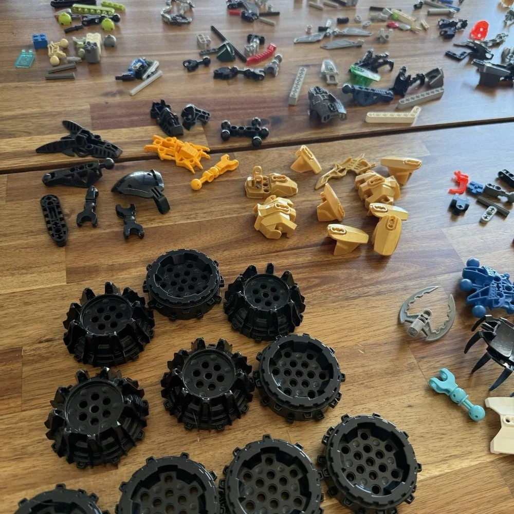 LEGO BIONICLE Hero Factory Bulk Lot of 200+ Parts Pieces 1 LB+ SEE PICTURES!
